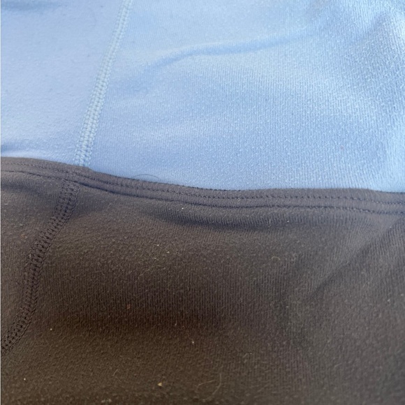 Size 6 lululemon Crop pants - Picture 3 of 5